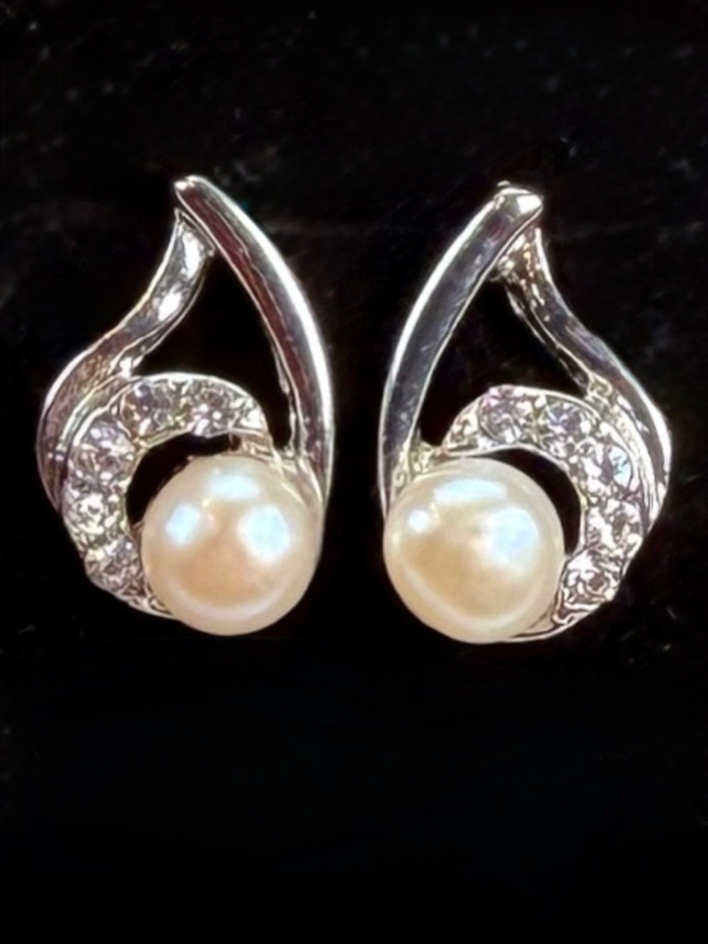 Vintage Silvertone faux pearl crystal bling pierced earrings